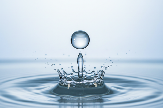 gota de água caindo